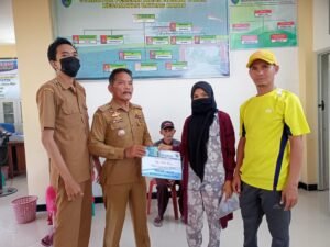 Taluak Nagari Pertama Salurkan BLT Dana Desa di Pessel