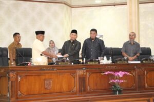 Paripurna LKPJ Bupati Agam 2021 Hampir Gagal, Bupati Rapat Partai