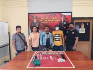 Asyik Isap Sabu, Pasangan Kekasih ini Disergap Tim Cobra Bravo