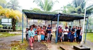 Koramil 01/Sikabaluan Lanjutkan Penyaluran Bantuan Pedagang dan Nelayan