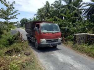 Jalan Durian Kapeh-Muaro Putuih Rusak, Jembatan Bakal Amblas