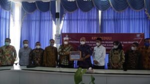 Ketua KPU RI, Serahkan Bantuan Gempa Pasaman Barat dan Pasaman