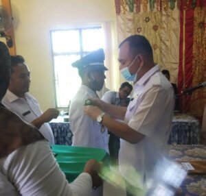 Camat Kinali Serahterimakan Pj Wali Nagari Katiagan Dari Tipi Marsal ke Abdul Hadi