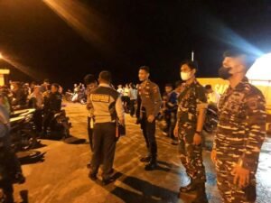 Kodim 0319/Mentawai Turut Serta Pam Malam Takbiran Dermaga-Tuapejat 