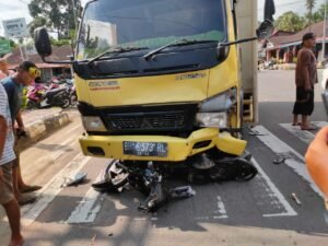 Jalan Pusat Kota Lubuk Basung Makan Korban, Pelajar Terkapar Dijalan Raya
