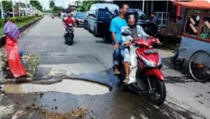 Penerangan dan Lobang Jalan Utama Kota Lubuk Basung Jadi Keluhan Masyarakat
