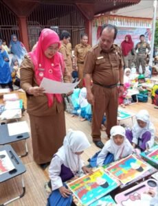 Kadisdikbud Agam Lomba Mewarna Gambar Anak Usia Dini di Museum Kelahiran Buya Hamka