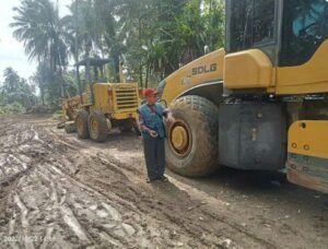 Jalan Lancang Pusaro Diaspal, Warga Ucapkan Terima Kasih Kepada Bupati Pd. Pariaman