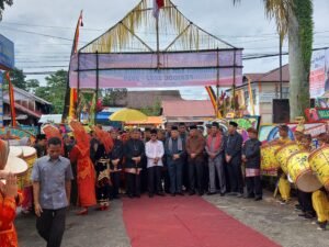 Kepengurusan KAN Lubuk Basung, Dikukuhkan Ketua LKAAM Sumbar