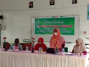 Tim Assesor Sumbar Menilai Kinerja Ks SMA Perti PPMTI