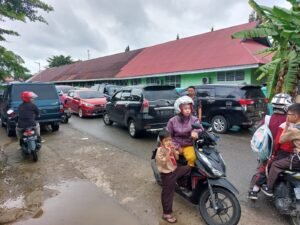 Keluar Sekolah, Jalan SDN 63 Surabayo Macet, Tanggung Jawab Siapa?
