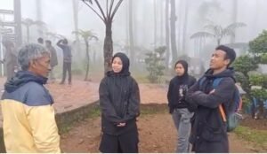 Pelatihan Kampung Inggris Lawang Praktek Lapangan Speaking English 