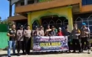 Jajaran Polsek Matur Goro Jum’at Berkah di Masjid Syuhada Embun Pagi