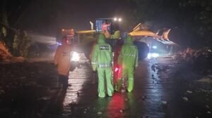 Dampak Hujan Lebat dan Banjir di Kota Padang, Beberapa Titik Terjadi Longsor