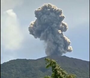 Erupsi Gunung Marapi Kabupaten Agam Makin Tinggi, Dinyatakan Waspada