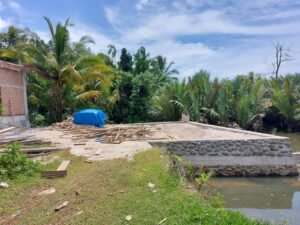 Warga Dirikan Bangunan di Jorong Pasar Tiku Caplok Wilayah Sungai?