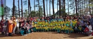 79 Murid TK At Taqwa Lawang Gelar Puncak Tema Bersama Orang Tua