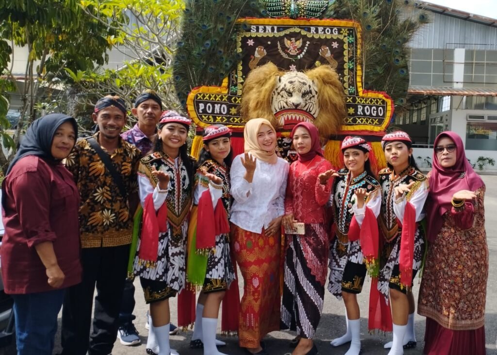 Silaturahmi, Grup Paguyuban Kuda Kepang Pasbar Tampil Memukau