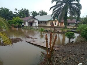 105 Rumah Warga Kena Banjir Luapan Sungai, Usaha Warga Terganggu