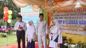 Siswa Kelas IX SMP Negeri 1 Luhak Nan Duo, Pasbar Gelar Perpisahan