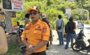 Gempa, BPBD Agam dan Kapolresta Tinjau Tebing Ngarai Sianok Runtuh