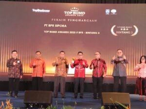 PT. BPR Sipora Terima penghargaan TOP BUMD Award 2023