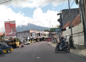 Jalan Depan Telkom Menuju Pasar Banto Telah Diaspal, Warga Nyaman