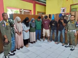 Pria Malam plus Wanita Berjilbab Agam dan Riau Diamankan Pol PP