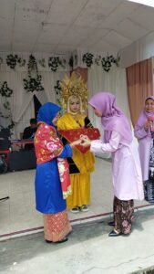 SMKN 1 Matur Lepas 103 Siswa Kelas 12 Kembali ke Pangkuan Keluarga