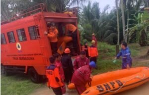 Banjir Terjang Padang Pariaman, Bupati Suhatri Bur Kerahkan Seluruh Aparatur
