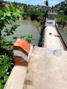 Nasib Warga, Jembatan Dibangun BNPB di Sikabu, Ambruk Dihantam Banjir