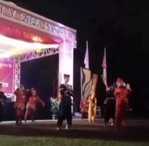 Kwarda Sumbar Tampilkan Tari Piring Diatas Kaca Dipentas Seni LT-V