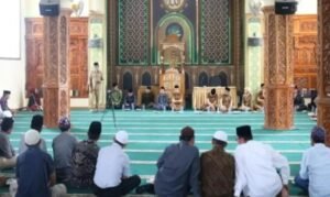 Sekda Bukittinggi Kukuhkan Pengurus Masjid Tangah Priode  2023-2027