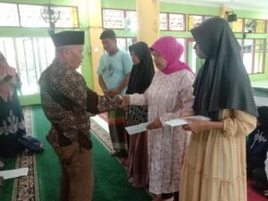26 Anak Yatim Piatu Terima Santunan dari Pengurus Masjid Baitul Makwa