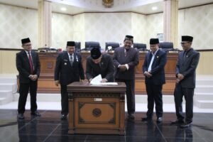 DPRD Agam Sahkan Ranperda Pertanggung Jawaban APBD 2022