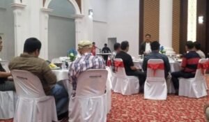 Usai Tanding Persahabatan, Wako Bukittinggi Jamu Pemain Futsal PWI