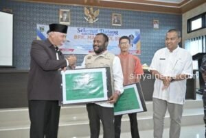 Gubernur Sumbar Serahkan Hibah Untuk Panti Asuhan di Mentawai