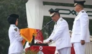 Upacara Penurunan Bendera Merah Putih HUT ke 78 RI di Bukittinggi Sukses
