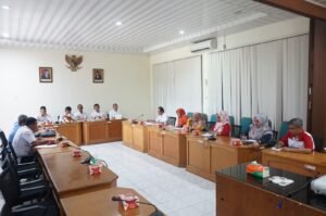 Komisi II DPRD Agam Raker dengan Mitra, Evaluasi Kegiatan Pelaku Usaha