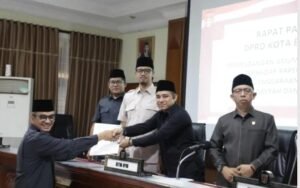 Dihadiri Wako, Fraksi DPRD Bukittinggi Sampaikan PU 2 Ranperda