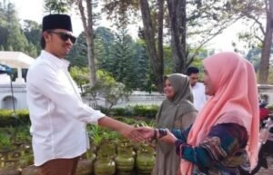 Wako dan DPRD Bukittinggi Salurkan Bantuan Pokir Peduli Pada Rakyat