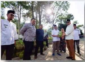 Salut, Wako, Anggota DPRD Bukittinggi, Bantu Kube Anggrek 1 dan 2 Gl. Bancah
