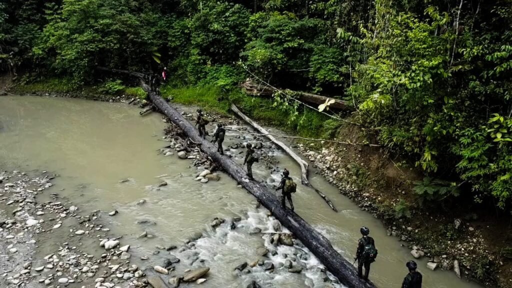 Tak Bergeser, Satgas Yonif 122/TS Gelar Patroli MM 41 ke  Perbatasan RI-PNG