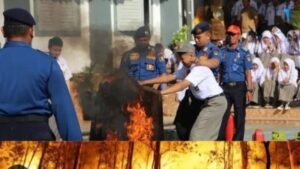 Damkar Sosialisasi Pencegahan Kebakaran di SMA Negeri 2 Bukittinggi