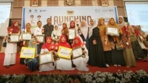 8 Tenaga Kesehatan Bukittinggi Terima Penghargaan Teladan Tingkat Sumbar