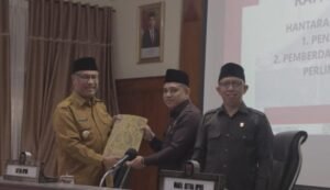 Wawako Bukittinggi Marfendi Bacakan Nopen Ranperda PMD dan PPPA