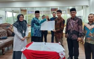 Pemko Bukittinggi Serahkan Dana Hibah Pilkada 2024 ke KPU dan Bawaslu