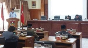 Wako Jawab PU Fraksi DPRD Bukittinggi, Ranperda Penanaman Modal dan PPPA
