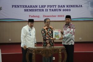 Ketua DPRD dan Bupati Agam Terima LHP Kinerja PDTT dari BPK RI 