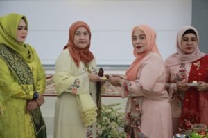 Istri Ketua DPRD Agam Ny Mira Novi Irwan & DPRD Nesi Hadiri HPI ke-95
